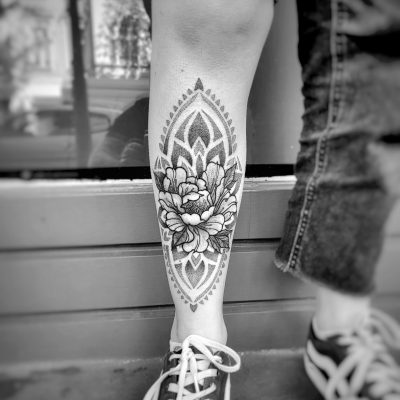 Selfmade-Tattoo-Berlin-Heydude-Vegan-Dotwork-Peony-Flower-Mandala