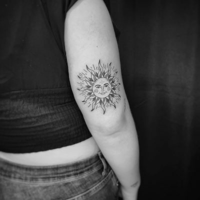 Selfmade-Tattoo-Berlin-Heydude-Vegan-Fineline-Dotwork-Sun-Ornament