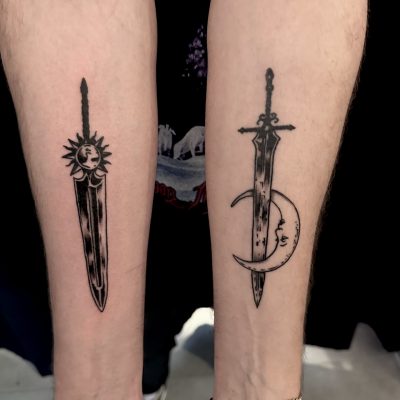 Tom-Selfmade-Tattoo-Berlin-Vegan-Balckwork-a-Swords-Sun-Moon