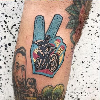 handschuh_motorrad_tattoo_tattoostudio_freiburg