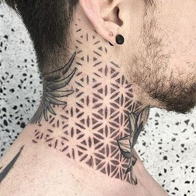 muster_hals_tattoo_tattoostudio_freiburg