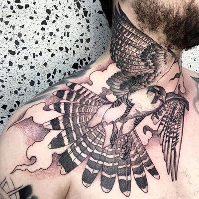 vogel_hals_tattoo_tattoostudio_freiburg